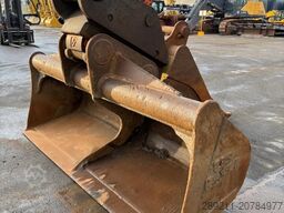 Hitachi ZX 350 LC-6 (Comes with 2 Buckets)