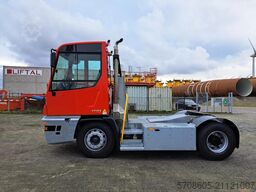 Terberg YT 223 4x2 aangedreven terminal trekker