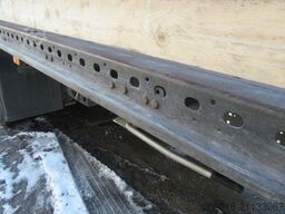 SCHMITZ CARGOBULL MegaVarios verbreiterbar/auskurbelbar 70% Reifen