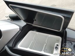 MERCEDES-BENZ Tourismo RHD, 55 Sitze, Euro 6