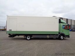 Mercedes-Benz Atego 822 + Euro 5 + Dhollandia lift
