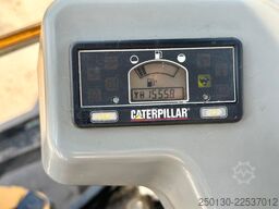 CATERPILLAR 301.8C Gummikette / 2 Löffel / Schwenkschaufel