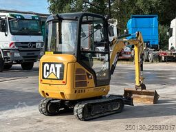 CATERPILLAR 301.7D Gummikette / 2 Löffel / Schwenkschaufel