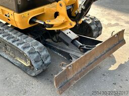 CATERPILLAR 301.7D Gummikette / 2 Löffel / Schwenkschaufel