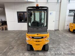 Jungheinrich EFG 320 / Halbkabine / STVZO