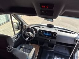 MERCEDES-BENZ 519  Allrad 4 x 4 Lagerfahrzeug Stock 20 Sitzer