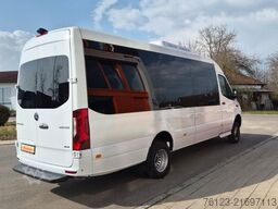 MERCEDES-BENZ 519  Allrad 4 x 4 Lagerfahrzeug Stock 20 Sitzer