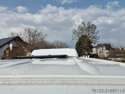 MERCEDES-BENZ 519  Allrad 4 x 4 Lagerfahrzeug Stock 20 Sitzer