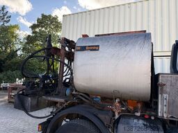 UNIMOG U400 mit Breining U2000 Bitumenspritze + Besen