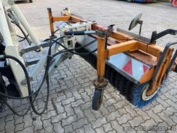 UNIMOG U400 mit Breining U2000 Bitumenspritze + Besen