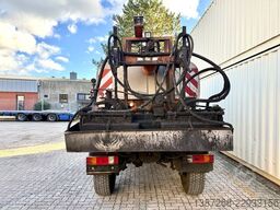 Unimog U400 mit Bitumspritze Breining + Besen