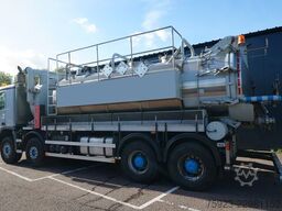 Mercedes-Benz ACTROS 4144 8x4 vacuum truck 246.500km