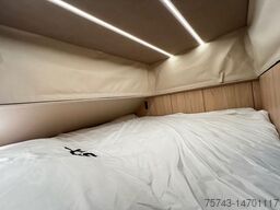 STX Trailer 3-4 Pferde Wohnung, Dusche WC,