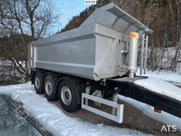  Ovox triple-axle trailer