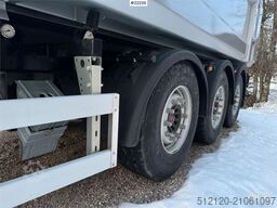  Ovox triple-axle trailer