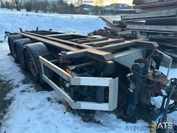 Istrail hook trailer with tipping function