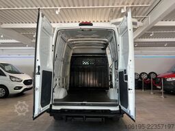 IVECO Daily 29L11 *Hochdach*AHK*