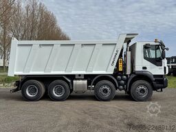 Iveco Trakker AD410T42H Tipper Truck