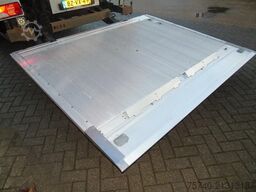 Scania P230 + carrier supra 950 + euro 5 + lift