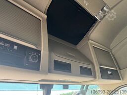 Volvo FH 460 Globetrotter XL. Hydrauliek.  Side skirts