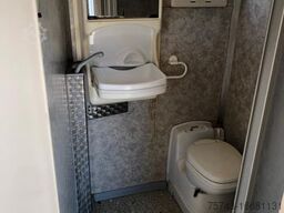 IVECO 18310 Horsetruck 6-7 Pferde Woh. + Kutschenahän