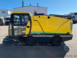 Johnston C202 Kleinkehrmaschine 2 M³ - 6.000 h