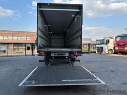Schmitz SKO 18 + STUURAS + LOADLIFT + CARRIER