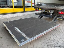 Schmitz SKO 18 + STUURAS + LOADLIFT + CARRIER