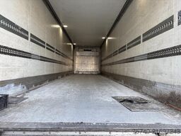 Schmitz SKO 18 + STUURAS + LOADLIFT + CARRIER