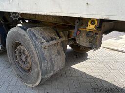 Schmitz SKO 18 + STUURAS + LOADLIFT + CARRIER