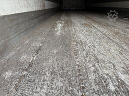 Schmitz SKO 18/LZG + STUURAS + LOADLIFT + CARRIER