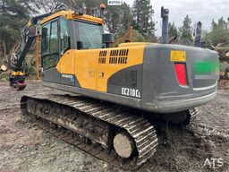 Volvo ec210cl excavator w/ rototilt, sanding bucket and