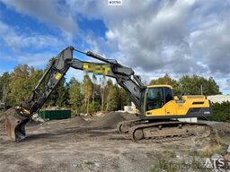 Volvo EC250 w/ Rototilt, GPS and 2 buckets.