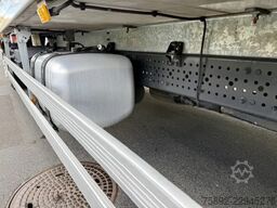 Mercedes-Benz Antos 1827 Carrier Supra 1150 / Euro 6 / LBW