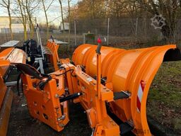 Bucher Schneepflug Ramox 300