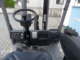 Jungheinrich TFG 316 - weiße Reifen - Freihub