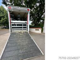 Mercedes-Benz Atego 1023 4 Pferde + Kiste Wohnung