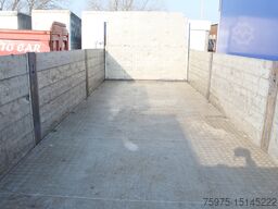 Schwarzmüller rimorchio sponde 3assi aperto usato