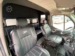 RENAULT Master STX 5 Sitzer  Haras / Hengste