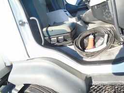 Volvo FL 14.210 + ATP/FRC + CARRIER + LIFT + EURO 6