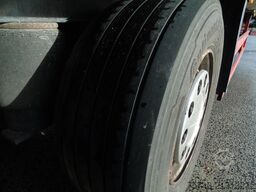 Schmitz Cargobull 2 AXLE + CARRIER + DHOLLANDIA LOADLIFT