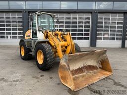 LIEBHERR 514 Stereo Schaufel&Bürste