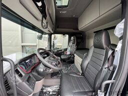 Scania R590 6x4/Plattform/Kran TAJFUN LIV L150Z
