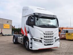 Iveco S-WAY AT460S