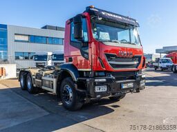 IVECO 420X-WAY+6X4+AMPLIROLL PALF 20T
