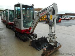 Takeuchi TB 216 mit POWERTILT