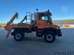Mercedes-Benz Unimog U 430 mit Jotha Absetzer CombiCon 5018