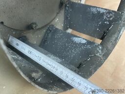 BLECHER 132 S4 / 2