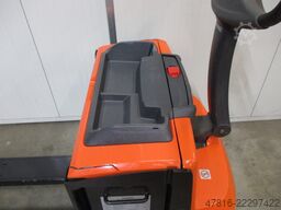 TOYOTA LWE200