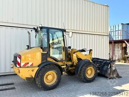 CATERPILLAR 908M / 2015 BJ / 7.656 H / Schaufel + Gabel